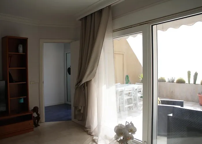 Frente Al Mar Radazul